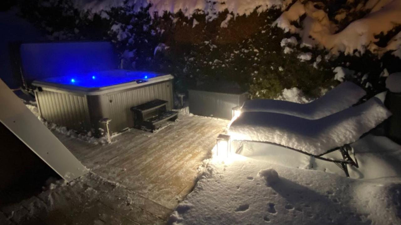 Au-Doux-Altic Chalet Romantique Avec Jacuzzi Et Sauna Métabief Exterior foto